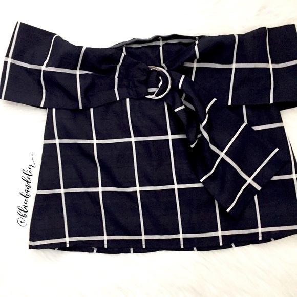 j.o.a. Tops - j.o.a. • navy off-shoulder top